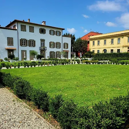 La Villa Apartments - Convenient For Sardinia And Corsica - 4 Beds - Private Parking Included With Camera Livorno Exterior foto