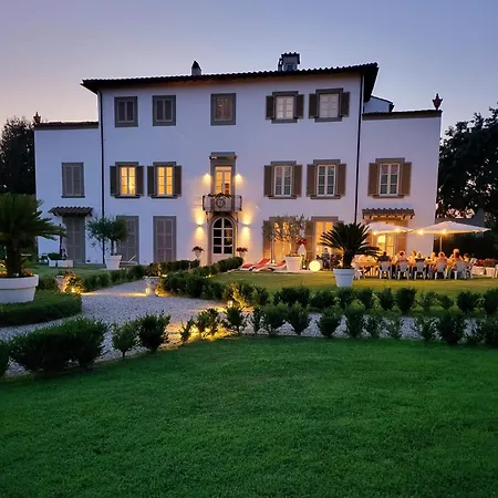La Villa Apartments - Convenient For Sardinia And Corsica - 4 Beds - Private Parking Included With Camera Livorno Exterior foto