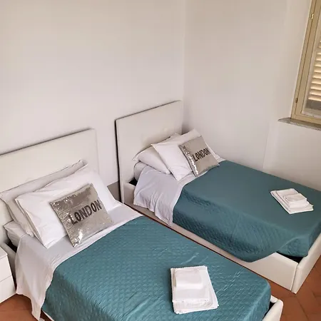 La Villa Apartments - Convenient For Sardinia And Corsica - 4 Beds - Private Parking Included With Camera Livorno Exterior foto