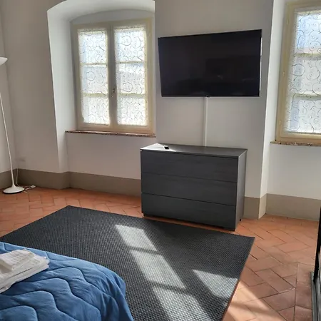La Villa Apartments - Convenient For Sardinia And Corsica - 4 Beds - Private Parking Included With Camera Livorno Exterior foto