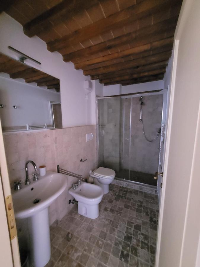 La Apartments: Sardinia-corsica Gateway With Secure Parking Livorno