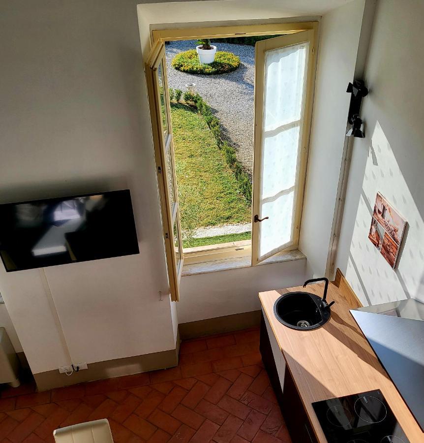 La Apartments: Sardinia-corsica Gateway With Secure Parking * Livorno