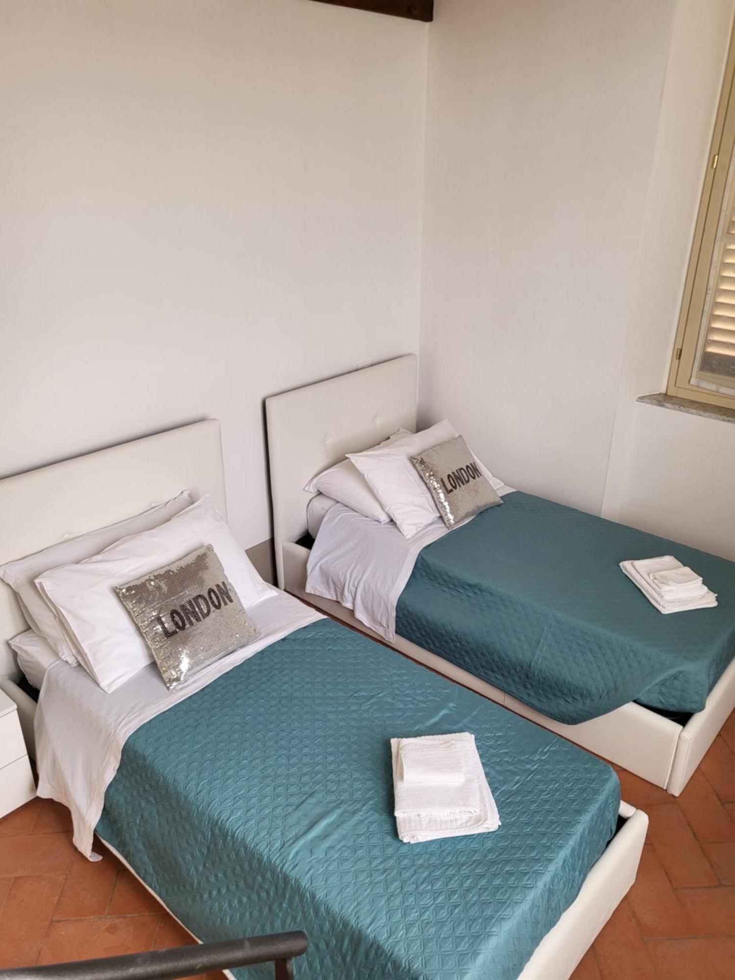 Apartment La Apartments: Sardinia-corsica Gateway With Secure Parking Livorno